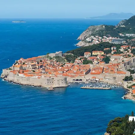 Iris - With Beautiful View ドゥブロブニク