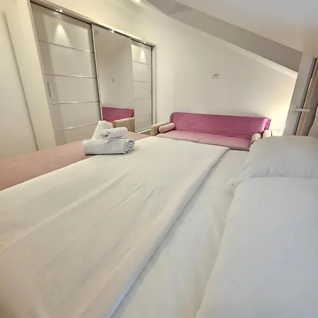 Iris - With Beautiful View * ドゥブロブニク