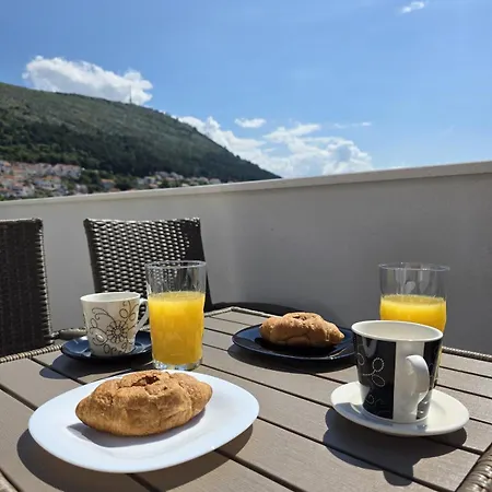 アパート Iris - With Beautiful View ドゥブロブニク