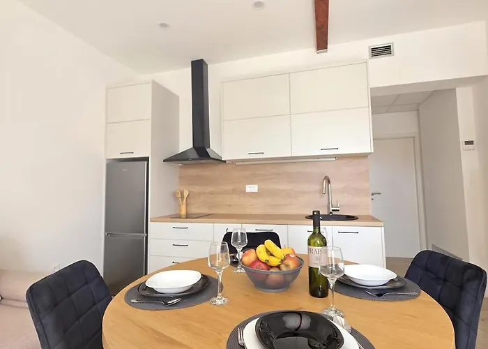 Iris - With Beautiful View Apartman *