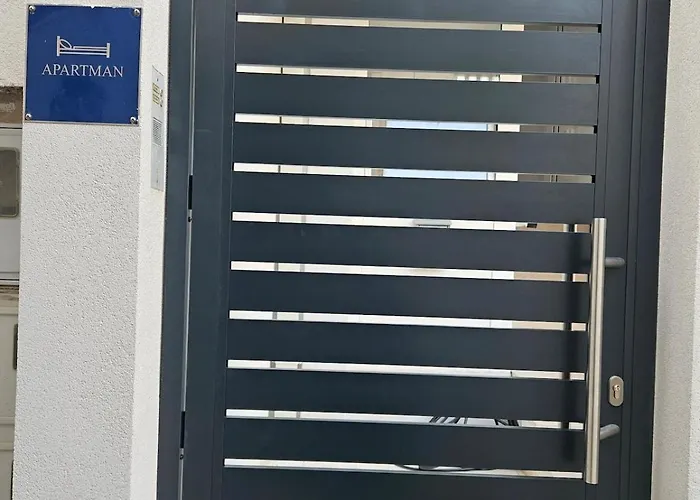 Iris - With Beautiful View Apartman