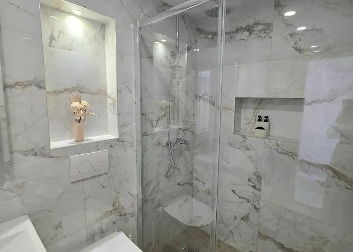 Iris - With Beautiful View Apartman *